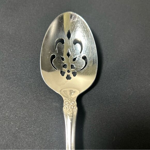 Oneida 8-3/8" Pierced Serving Spoon Stainless Steel Floral - Picture 2 of 6